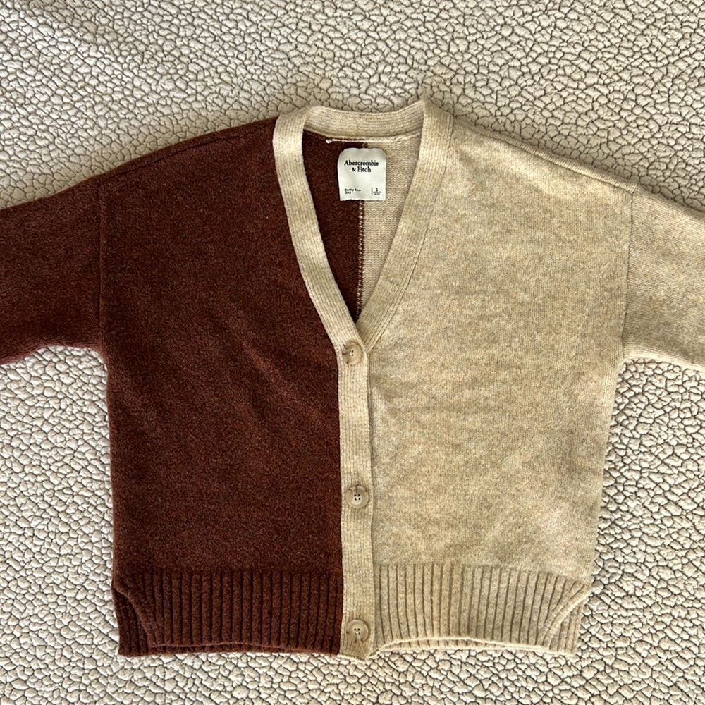 Abercrombie & Fitch Spliced Short Cardigan. Size S.